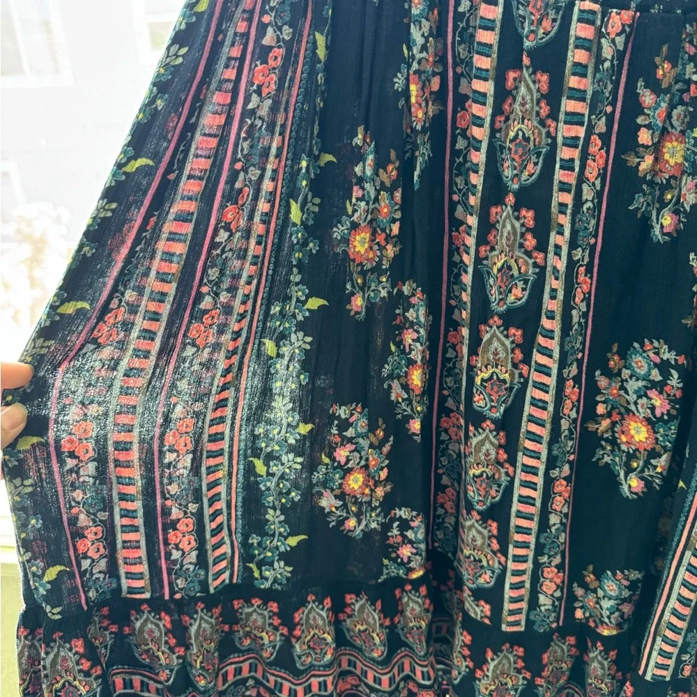 Bila Floral Midi Dress - Black and Pink - Picture 5 of 6